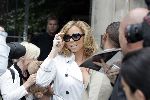 Amsterdam 16 juli 2005
Mariah Carey verlaat hotel de blakes in amsterdam met grote zonnebril
Peter Smulders bv
