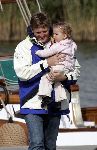 Muiden 4 juni 2005
Prins Willem Alexander varen met gropene draeck met Maxima Amalia Prins Haakon (Noorwegen) Mette Marit en hun dochter.
Peter Smulders bv