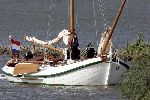 Muiden 4 juni 2005
Prins Willem Alexander varen met groene draeck met Maxima Amalia Prins Haakon (Noorwegen) Mette Marit en hun dochter.politieboot
Peter Smulders bv