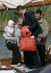 Muiden 4 juni 2005
Prins Willem Alexander varen met groene draeck met Maxima Amalia Prins Haakon (Noorwegen) Mette Marit en hun dochter.
Peter Smulders bv