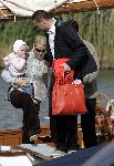 Muiden 4 juni 2005
Prins Willem Alexander varen met groene draeck met Maxima Amalia Prins Haakon (Noorwegen) Mette Marit en hun dochter.
Peter Smulders bv