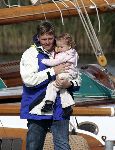 Muiden 4 juni 2005
Prins Willem Alexander varen met groene draeck met Maxima Amalia Prins Haakon (Noorwegen) Mette Marit en hun dochter.
Peter Smulders bv