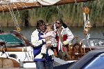 Muiden 4 juni 2005
Prins Willem Alexander varen met gropene draeck met Maxima Amalia Prins Haakon (Noorwegen) Mette Marit en hun dochter.
Peter Smulders bv