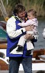Muiden 4 juni 2005
Prins Willem Alexander varen met groene draeck met Maxima Amalia Prins Haakon (Noorwegen) Mette Marit en hun dochter.
Peter Smulders bv