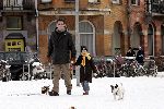Amsterdam 6 maart 2005
Barry Hay met dochter en hondjs in de sneeuw
Peter Smulders bv