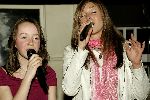 Amsterdam 1 maart 2005
Feestje van Gotcha met Georgina Verbaan.
Do zangeres en Hanna
Peter Smulders bv