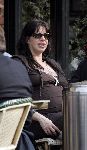 Amsterdam 24 maart 2005
Isa Hoes Zwanger op terras met Medina Schuurman.
Peter Smulders bv