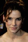 Amsterdam 11 maart 2005
Premiere Miss Congeniality 2 in TUSCHINSKI .
Sandra Bullock met fans
Peter Smuders bv