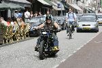 Amsterdam 26 mei 2005
Robert op stoere Harley Davidson motor/moter op pc hooftstraat.
Peter Smulders bv