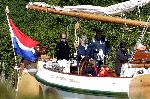 Muiden 15 mei 2005
Koningin Beatrix voor eerste keer dit jaar varen met de groene draeck.
Peter Smulders bv