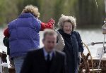 Muiden 15 mei 2005
Koningin Beatrix voor eerste keer dit jaar varen met de groene draeck.
Peter Smulders bv