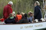 Muiden 15 mei 2005
Koningin Beatrix voor eerste keer dit jaar varen met de groene draeck.
Peter Smulders bv