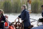 Muiden 15 mei 2005
Koningin Beatrix voor eerste keer dit jaar varen met de groene draeck.
Peter Smulders bv