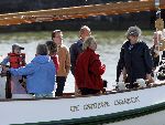 Muiden 22 mei 2005
Koningin Beatrix varen met groene draeck.
Prins Constantijn met Prinses Laurentien en Claus Cazimir en Eloise.
Peter Smulders bv