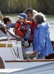 Muiden 22 mei 2005
Koningin Beatrix varen met groene draeck.
Prins Constantijn met Prinses Laurentien en Claus Cazimir en Eloise.
Peter Smulders bv
