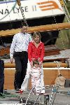 Muiden 22 mei 2005
Koningin Beatrix varen met de groene draeck samen met Prins Constantijn Prinses Laurentien en Eloise en Claus Cazimir.
Peter Smulders bv
