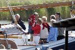 Muiden 22 mei 2005
Koningin Beatrix varen met groene draeck.
Prins Constantijn met Prinses Laurentien en Claus Cazimir en Eloise.
Peter Smulders bv