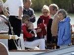 Muiden 22 mei 2005
Koningin Beatrix varen met groene draeck.
Prins Constantijn met Prinses Laurentien en Claus Cazimir en Eloise.
Peter Smulders bv