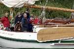 Muiden 22 mei 2005
Koningin Beatrix varen met de groene draeck samen met Prins Constantijn Prinses Laurentien en Eloise en Claus Cazimir.
Peter Smulders bv
