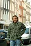Amsterdam 29 oktober 2003
ferry Somogyi met gsm op pc hooftstraat

Peter Smulders bv