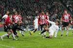 Eindhoven, 1 November 2005
PSV-AC Milaan, 4de wedstrijd  in de championsleague 
Eindstand 1-0
Alberto Gilardino stuit op doelman Gomes
© Foto Bart Bel