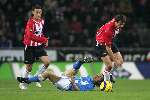 Eindhoven, 5 November 2005 
Kompetitiewedstrijd Seizoen 2005/2006 
PSV-Sparta eindstand 3-0
Phillip Cocu wordt uit balans gebracht in duel om de bal
© Foto Bart Bel