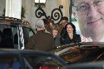 Amsterdam 1 november 2004
Mariska Hulscher en Irene v d Laar vertrekken uit Hotel de Grand samen met Sting.