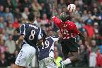 Eindhoven. 23 Oktober 2005
Kompetitiewedstrijd Seizoen 2005/2006 
PSV-AJAX, eindstand 1-0
Arouna Kone toont zijn kracht in het duel met Urby Emanuelson