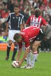 Eindhoven. 23 Oktober 2005
Kompetitiewedstrijd Seizoen 2005/2006 
PSV-AJAX, eindstand 1-0
Timmy Simons legt de bal op de stip voor de strafschop
© Foto Bart Bel