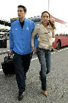 Amsterdam 9 oktober 2005
Aankomst Nederlands elftal op schiphol na kwalificatie WK
Robin v Persie met vrouw
Peter Smulders bv