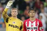 Eindhoven, 24 September 2005 
Kompetitiewedstrijd Seizoen 2005/2006 
PSV-RBC, eindstand 2-0 
Edwin Zoetebier bedankt zijn fans voor de steun die ze hem geven nu hij in de basis staat
© Foto Bart Bel