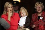 Den Haag 27 september 2005
Prinses Maxima en Amalia bestellen de eerste kinderpostzegels op paleis noordeinde.
Peter Smulders bv