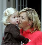 Den Haag 27 september 2005
Prinses Maxima en Amalia bestellen de eerste kinderpostzegels op paleis noordeinde.
Peter Smulders bv