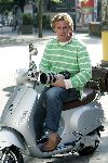 Amsterdam 21 september 2005
Edwin Smulders op vespa scooter op pc hooftstraat
Peter Smulders bv