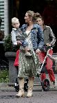 Amsterdam 24 september 2005
Prins Bernhard jr   met Prins Maurits prinses Annette en Prinses Marilene met kinderen wandelen
Peter Smulders bv